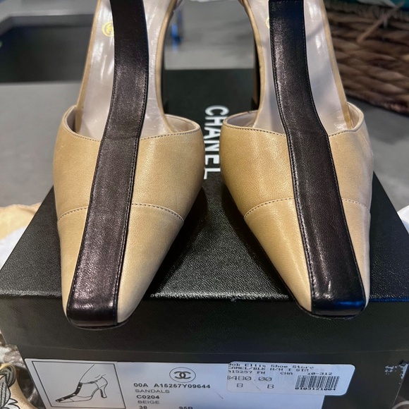 CHANEL High Heel in Beige and Black Smoothie Lamb Leather US 8 - Picture 3 of 7